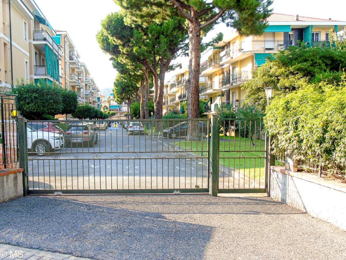 Pietra Home, Posto Auto, Ac ,Wifi, 150Mt Dal Mare Pietra Ligure Eksteriør bilde